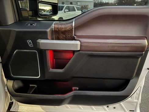 Used 2017 Ford F250 Platinum w/ Platinum Ultimate Package image 17