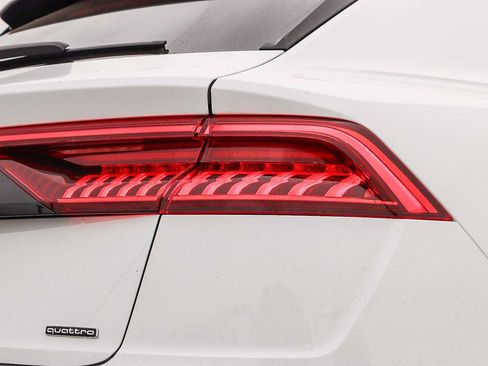 Used 2022 Audi Q8 Premium Plus w/ Premium Plus Package AWD/4WD image 10