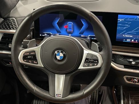 Used 2026 BMW X7 xDrive40i w/ M Sport Package AWD/4WD image 19