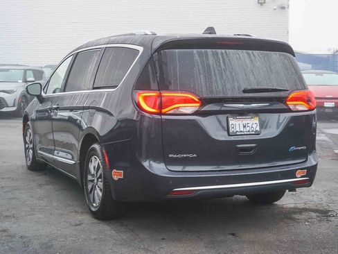 Used 2019 Chrysler Pacifica Limited w/ Advanced Safetytec Group image 5