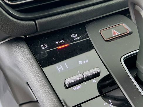 New 2026 Porsche Macan S image 18