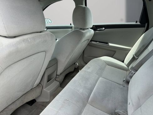 Used 2016 Chevrolet Impala LT FWD image 11