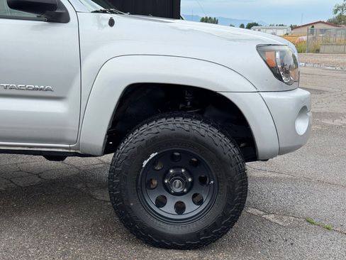 Used 2010 Toyota Tacoma 4x4 Double Cab V6 image 3
