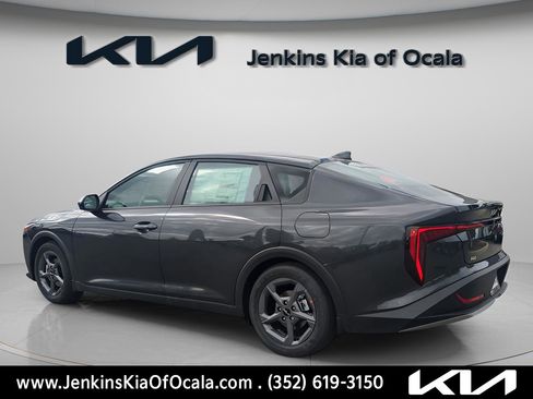 New 2025 Kia K4 LXS image 5