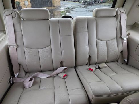 Used 2004 Cadillac Escalade AWD image 34