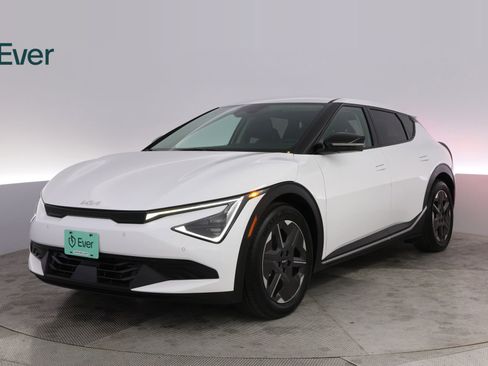 Used 2025 Kia EV6 Light RWD image 2