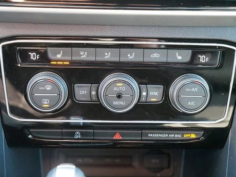 Certified 2023 Volkswagen Atlas Cross Sport SE image 30