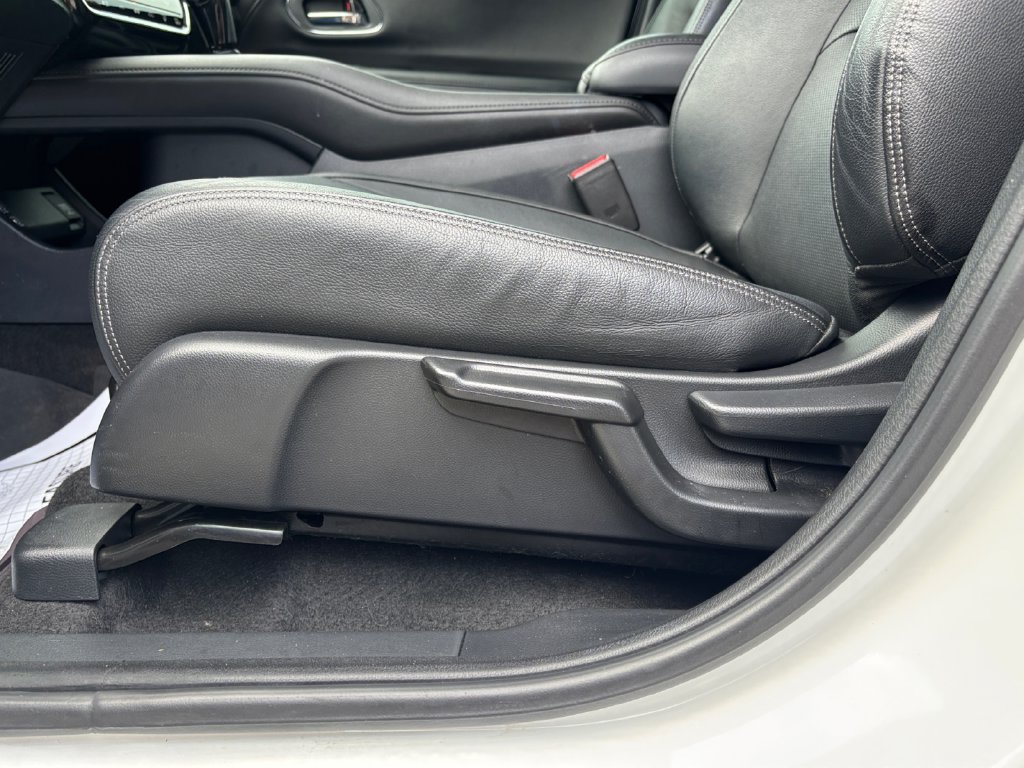 Used 2021 Honda HR-V EX-L image 25