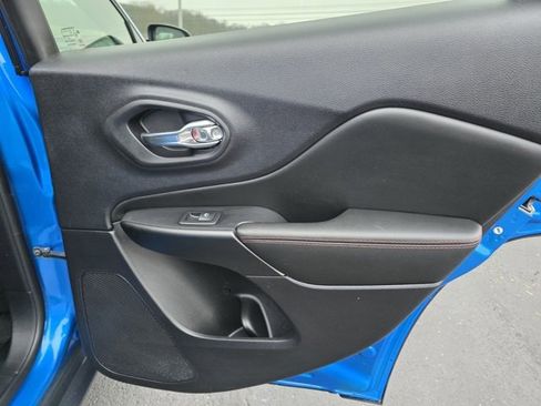 Used 2022 Jeep Cherokee Trailhawk w/ Premium Leather Package image 23