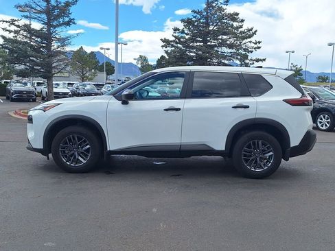 Used 2023 Nissan Rogue S image 6