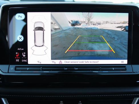 Certified 2024 Volkswagen Atlas SE image 16
