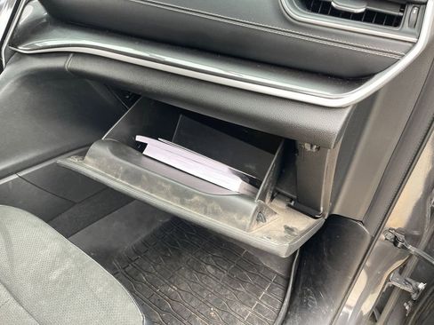 Used 2021 Jeep Grand Cherokee L Laredo image 31