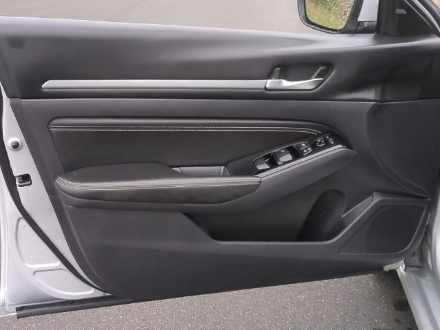 Used 2023 Nissan Altima 2.5 SL FWD image 30