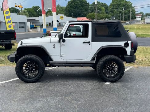 Used 2017 Jeep Wrangler Sport AWD/4WD image 8