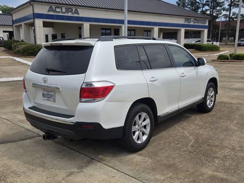 Used 2012 Toyota Highlander SE w/ Tow Pkg image 15