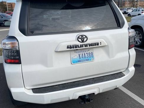 Used 2024 Toyota 4Runner SR5 Premium image 2