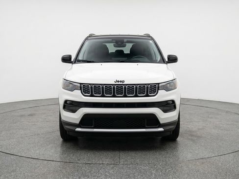 Used 2025 Jeep Compass Limited AWD/4WD image 2
