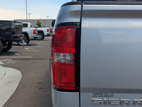 Used 2017 GMC Sierra 1500 SLE w/ Suspension Package, Off-Road AWD/4WD image 43