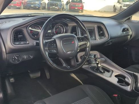 Used 2023 Dodge Challenger SXT image 4