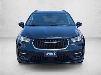 Used 2022 Chrysler Pacifica Touring-L AWD/4WD video 2