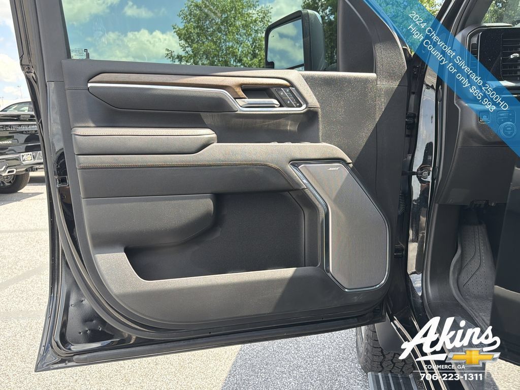 Used 2024 Chevrolet Silverado 2500 High Country w/ High Country Premium Package AWD/4WD image 18