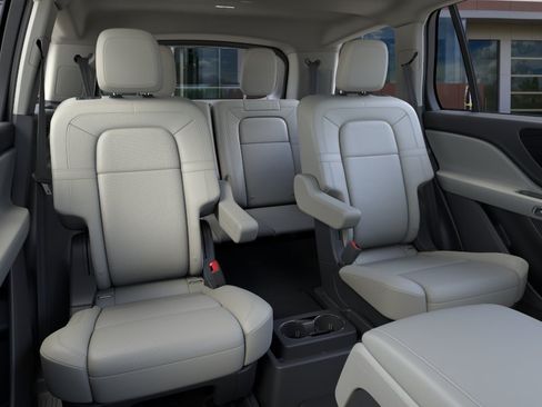 New 2026 Lincoln Aviator Reserve AWD/4WD image 11