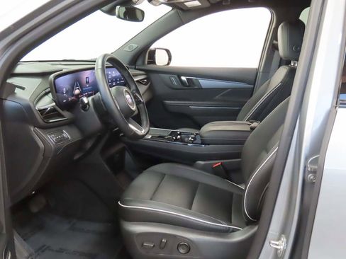 Used 2025 Buick Enclave Sport Touring image 15