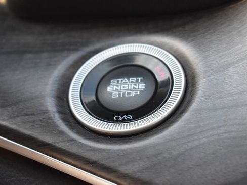 Used 2022 Jeep Grand Cherokee L Limited image 38