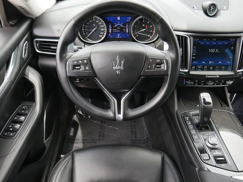 Used 2019 Maserati Levante GranLusso AWD/4WD image 17