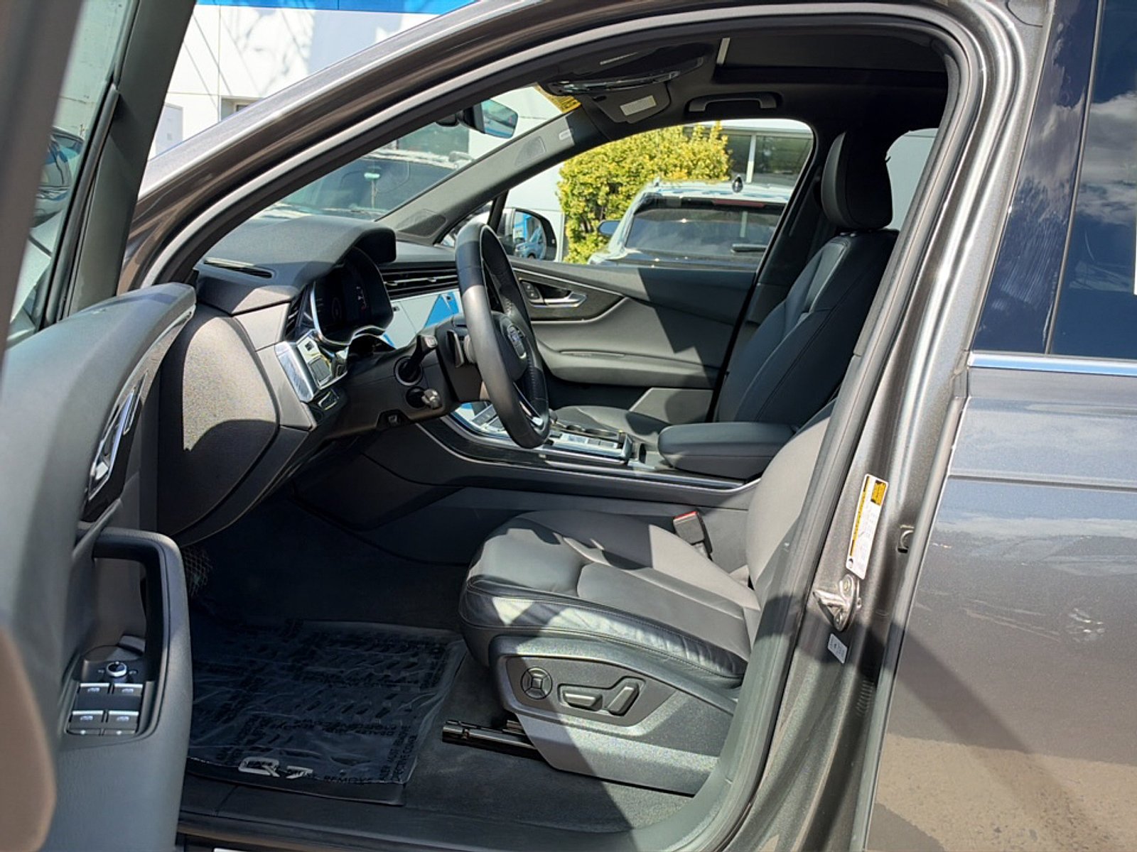 Used 2020 Audi Q7 2.0T Premium Plus w/ Premium Plus Package AWD/4WD image 12