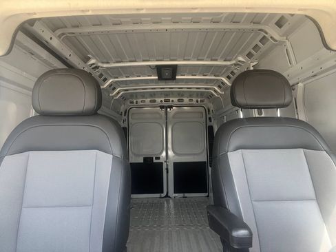 Used 2026 RAM ProMaster 2500 w/ Convenience Group FWD image 24