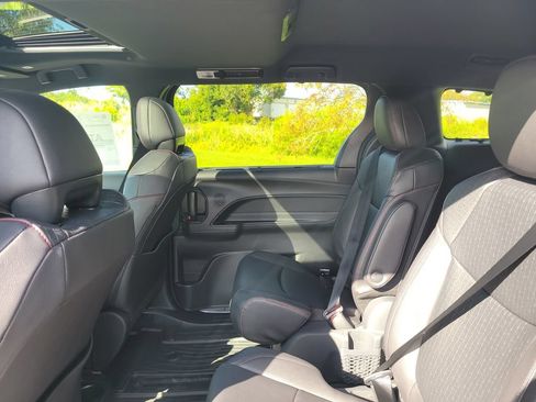 New 2026 Toyota Sienna XSE FWD image 25