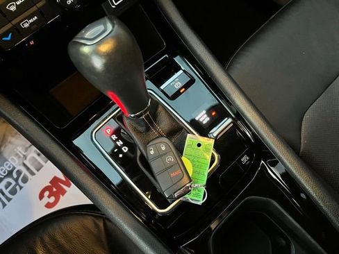 Used 2022 Jeep Compass Limited image 35