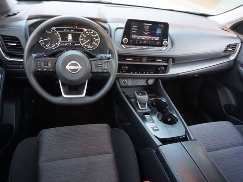 Used 2023 Nissan Rogue SV image 6