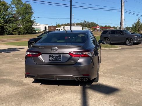 Used 2023 Toyota Camry SE image 6