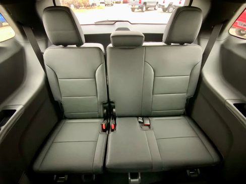 New 2026 Chevrolet Traverse LT w/ LPO, Floor Liner Package image 30