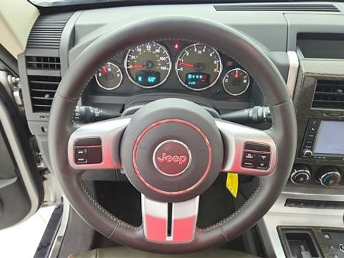 Used 2011 Jeep Liberty 70th Anniversary image 19