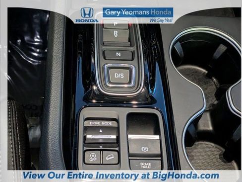 Certified 2025 Honda Pilot Touring image 24