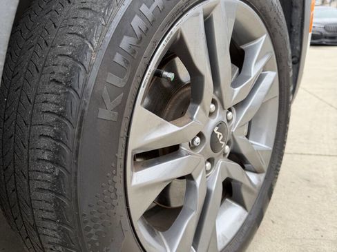 Used 2023 Kia Seltos S image 9