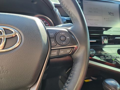 Used 2022 Toyota Camry XSE FWD image 14