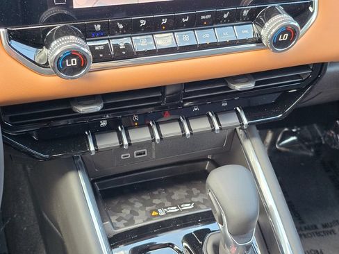 New 2026 GMC Canyon AT4 w/ Technology Plus Package AWD/4WD image 17