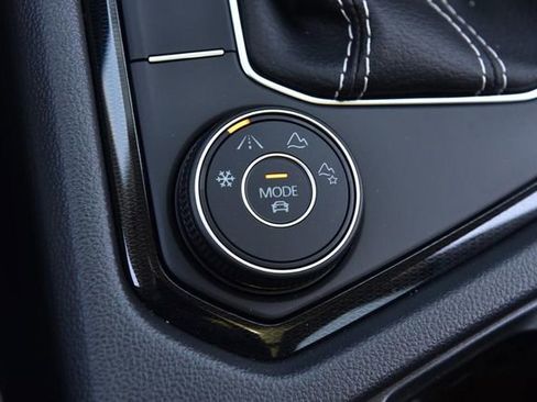 New 2026 Volkswagen Taos SE AWD/4WD image 17