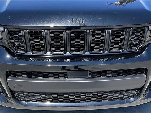 Certified 2024 Jeep Grand Cherokee L Laredo AWD/4WD image 30