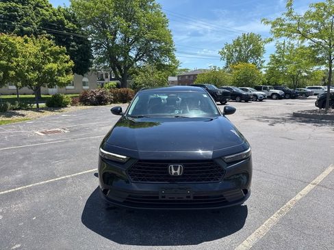 Certified 2023 Honda Accord EX image 10
