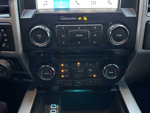 Used 2017 Ford F150 Lariat image 27