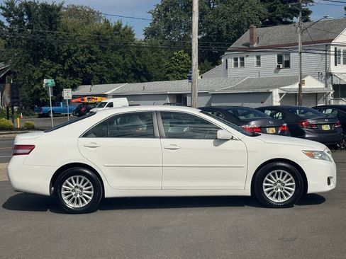 Used 2011 Toyota Camry LE FWD image 7