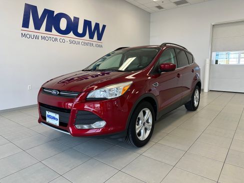 Used 2014 Ford Escape SE w/ Equipment Group 201A image 2