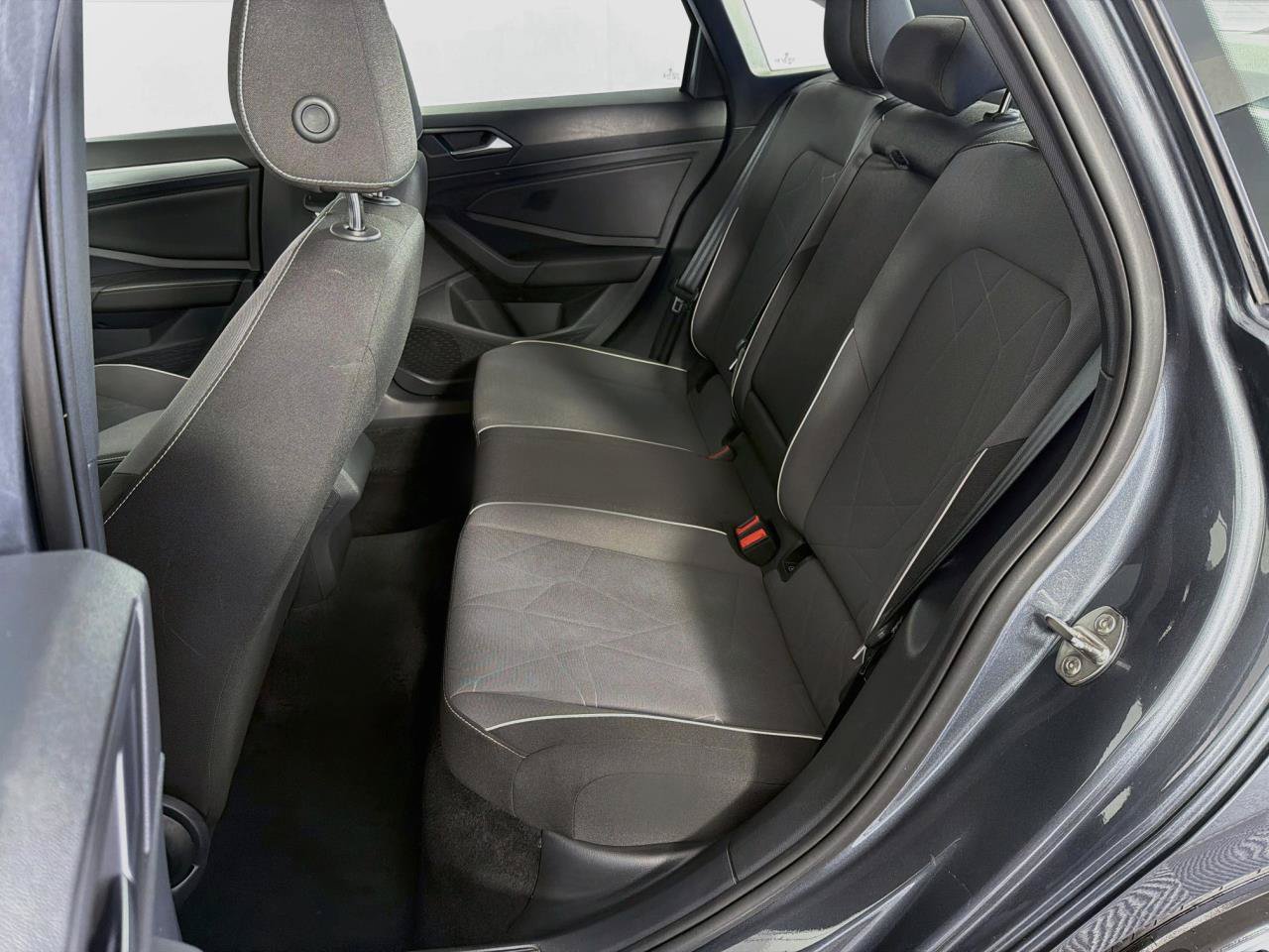 Used 2025 Volkswagen Jetta Sport FWD image 38