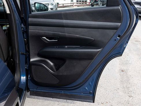 Used 2025 Hyundai Tucson SE image 15