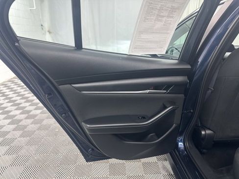 Used 2022 MAZDA MAZDA3 s image 23